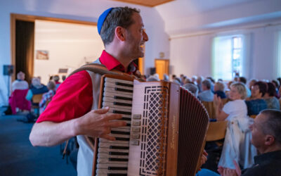 26.10.2025, 14 Uhr – 15 Uhr: Der Troubadour aus Jerusalem – Yoed Sorek in der Pfarrkirche Buttenwiesen